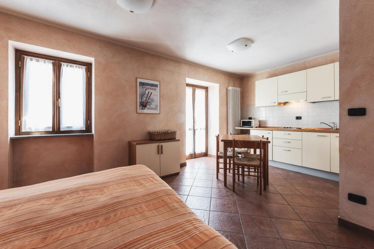 Residence La Tana Del Ghiro Бардонеккия Экстерьер фото