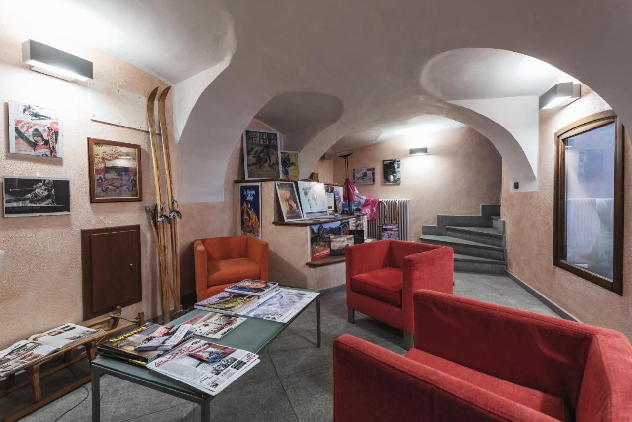 Residence La Tana Del Ghiro Бардонеккия Экстерьер фото